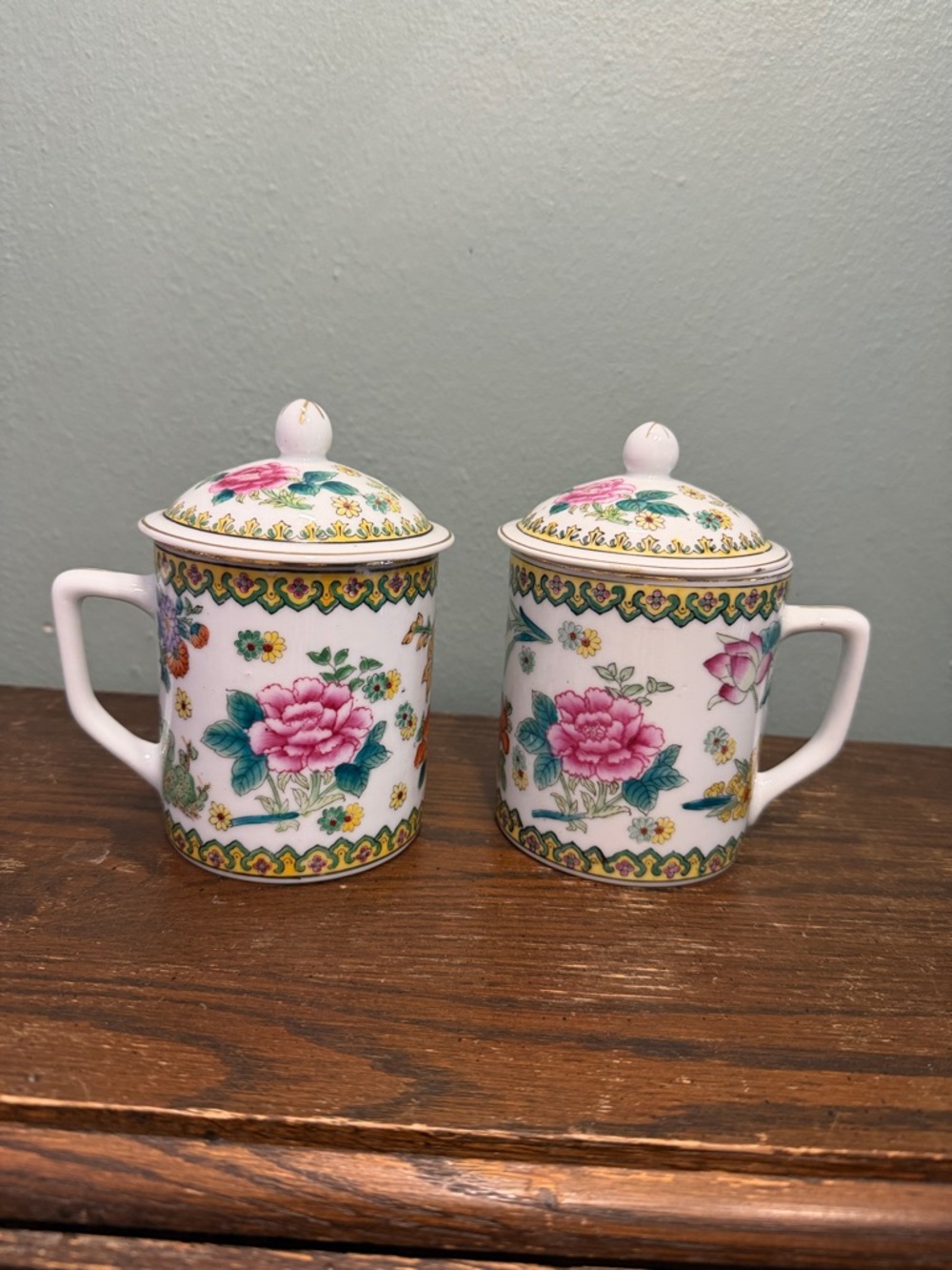 Set of 2 Vintage Chinoiserie Lidded Floral Mugs